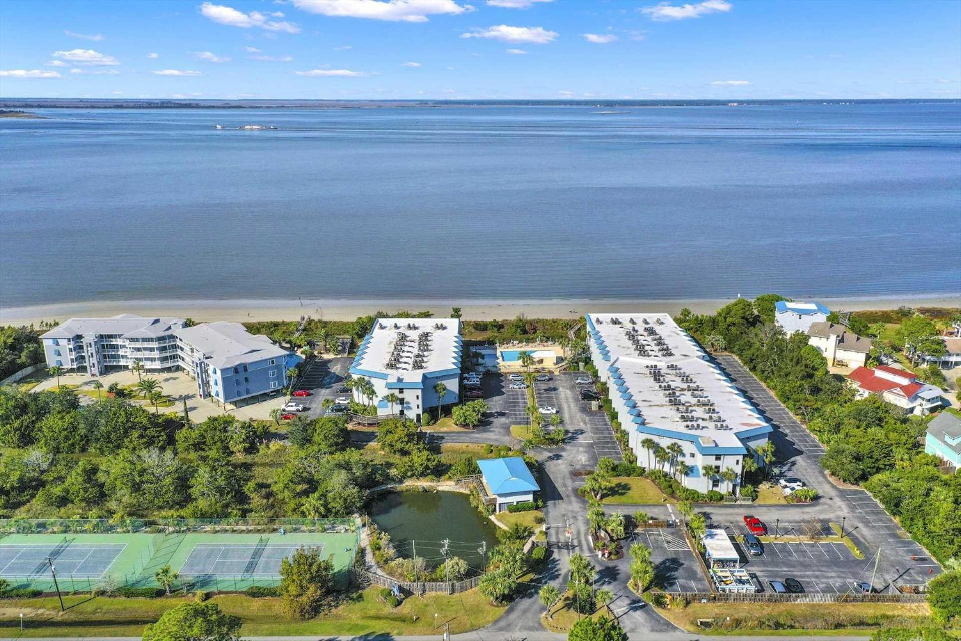 Savannah Beach & Racquet Club 217B Тайби Айлънд Екстериор снимка