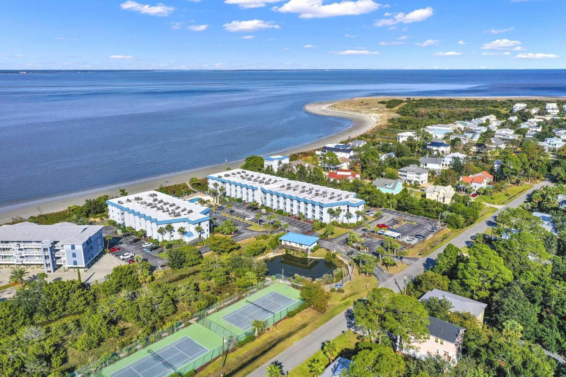 Savannah Beach & Racquet Club 217B Тайби Айлънд Екстериор снимка