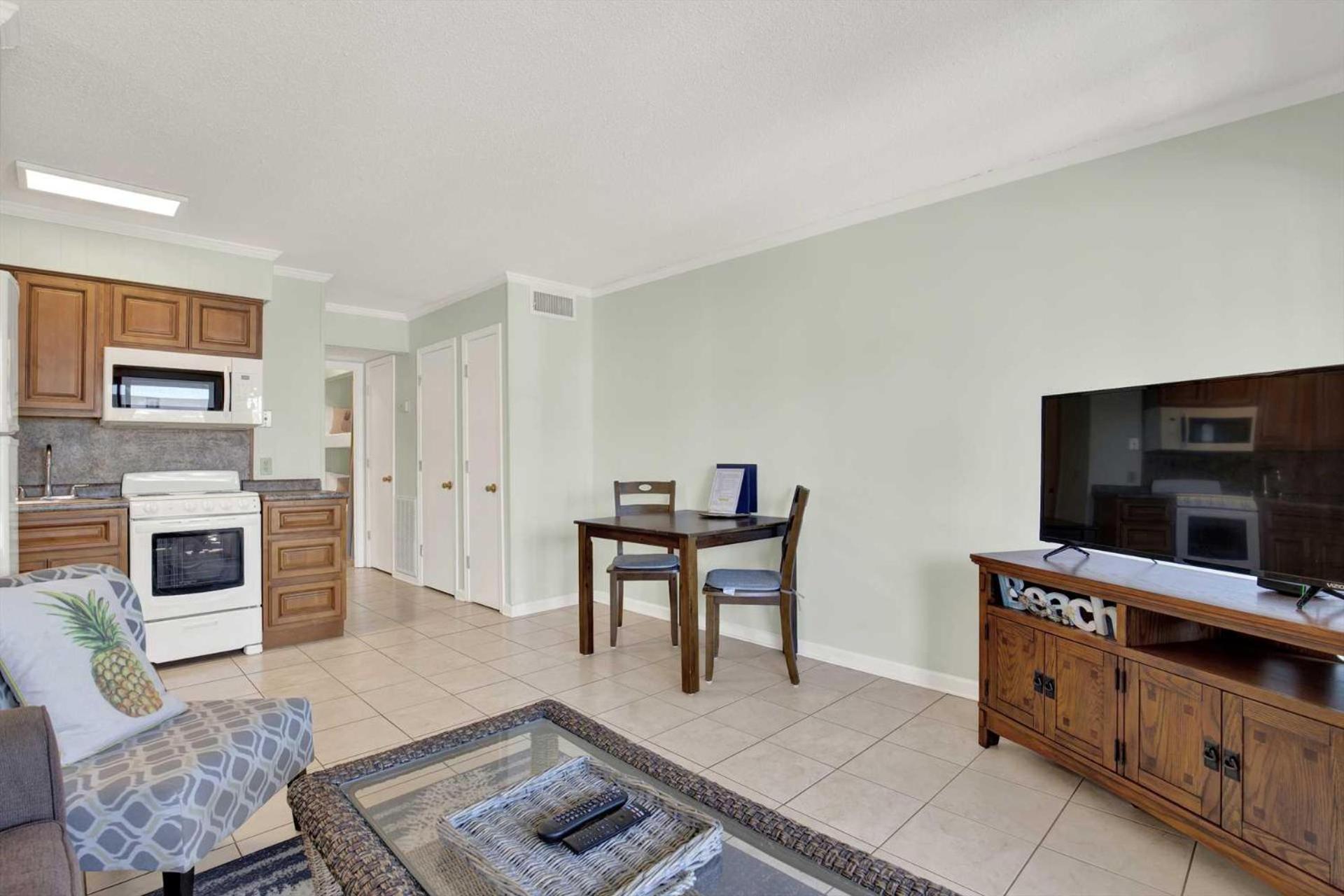 Savannah Beach & Racquet Club 217B Тайби Айлънд Екстериор снимка